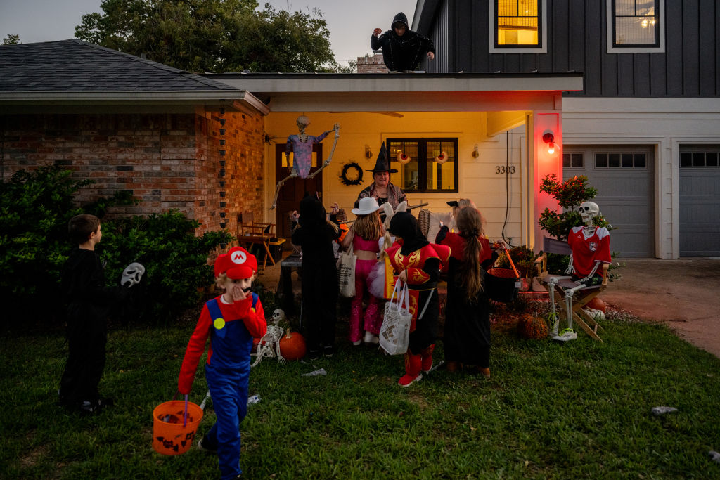 Halloween curfews 2026: When NYC-area kids need to be home this weekend — Mineola Community news
