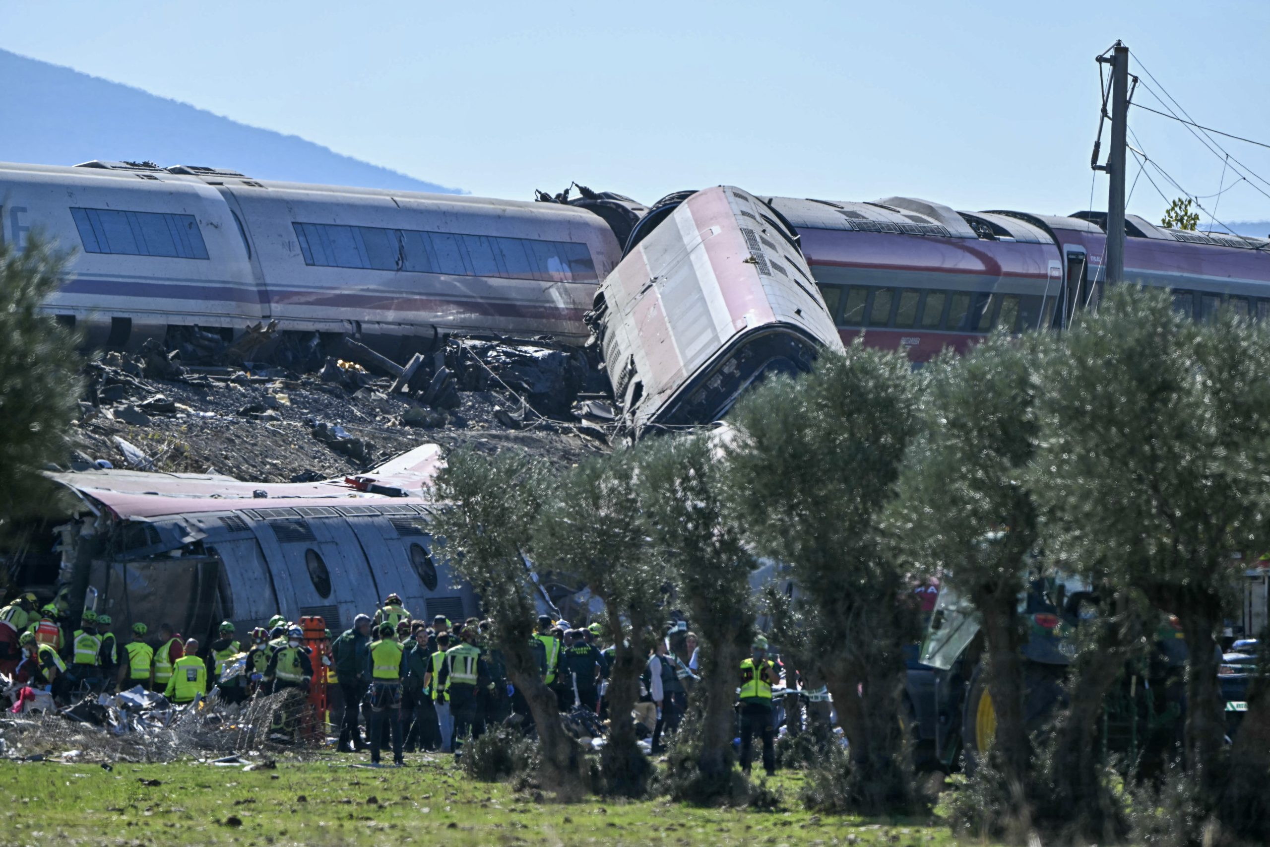 'Inexplicable' decision blamed for high-speed train crash in central Spain that killed dozens — Mineola Community news